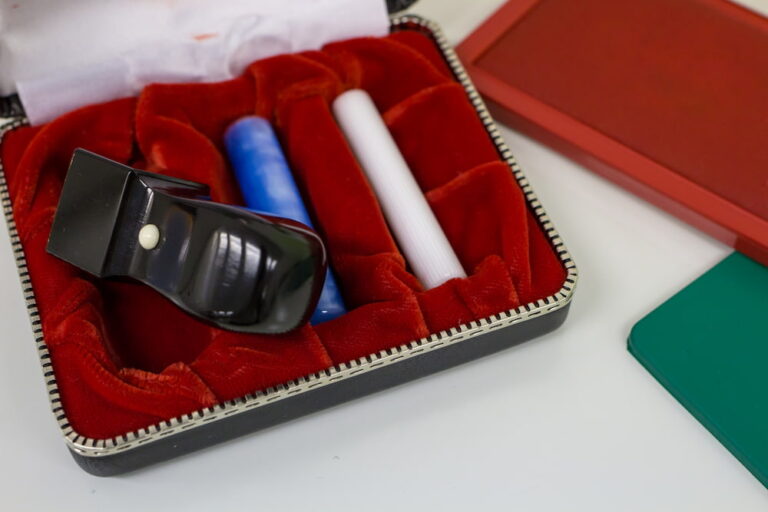 会社設立の印鑑は何本が正解？税理士が教える種類と失敗しない選び方