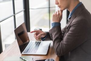 会社設立か個人事業主か？税理士が教える判断基準と法人化の手順